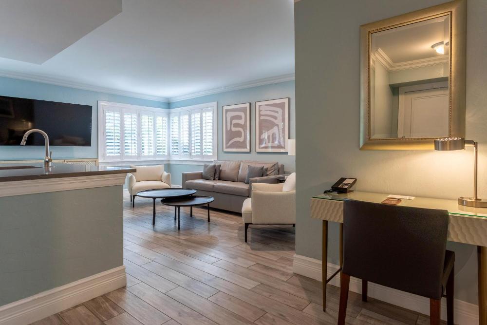 Deluxe Suite interior